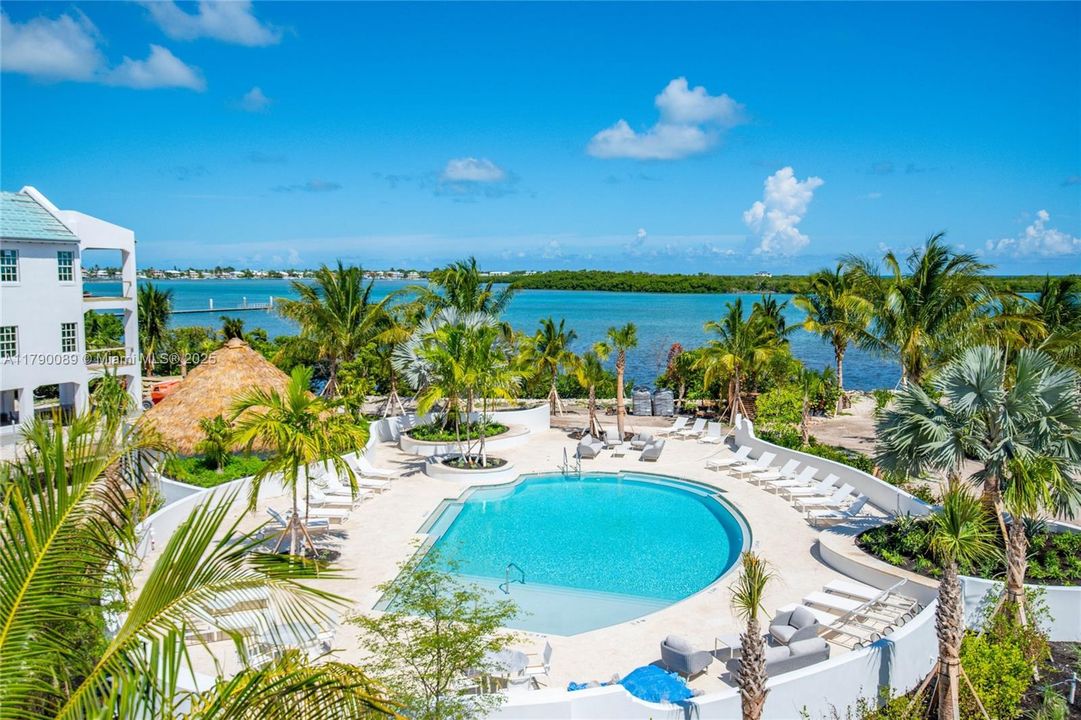 Vendido Recientemente: $3,300,000 (5 camas, 4 baños, 3011 Pies cuadrados)