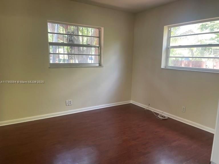 Recently Rented: $3,000 (3 beds, 2 baths, 1518 Square Feet)