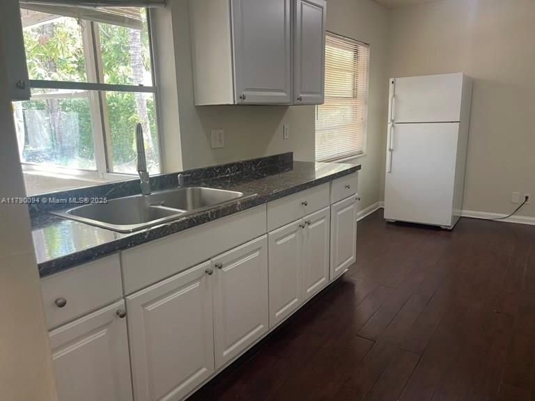 Recently Rented: $3,000 (3 beds, 2 baths, 1518 Square Feet)