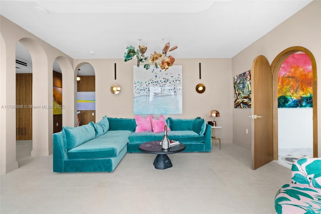 For Sale: $3,600,000 (2 beds, 2 baths, 1621 Square Feet)