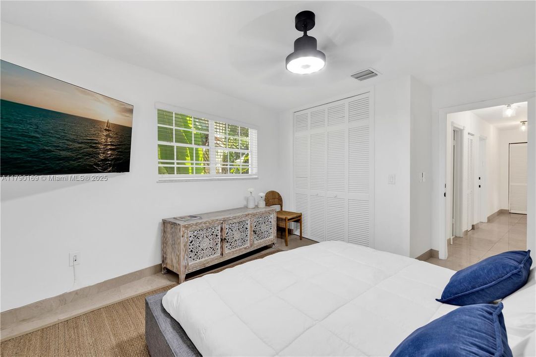 For Rent: $50,000 (6 beds, 4 baths, 4239 Square Feet)