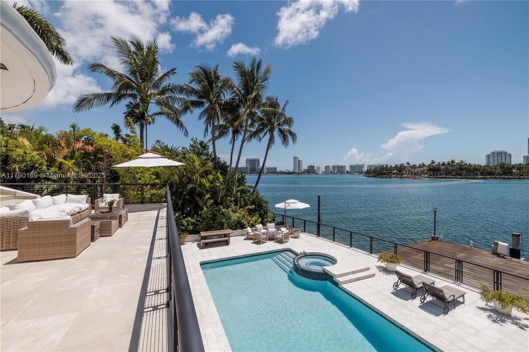 For Rent: $50,000 (6 beds, 4 baths, 4239 Square Feet)