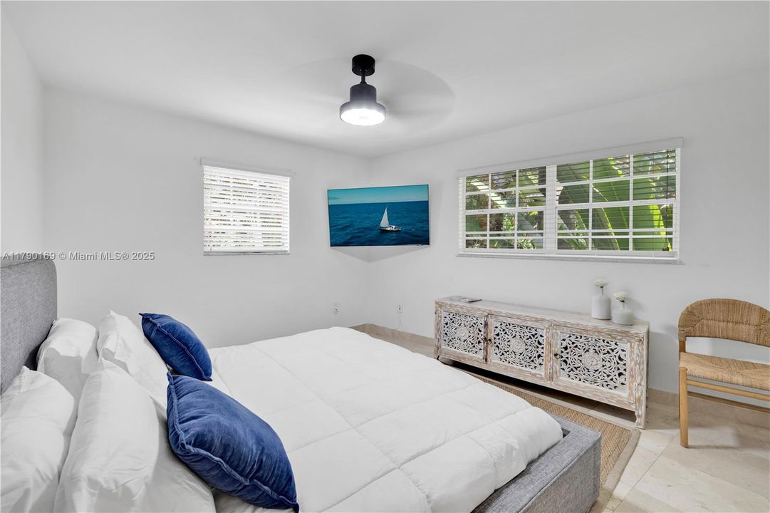 For Rent: $50,000 (6 beds, 4 baths, 4239 Square Feet)