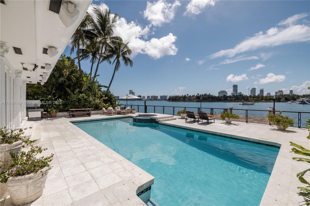 For Rent: $50,000 (6 beds, 4 baths, 4239 Square Feet)