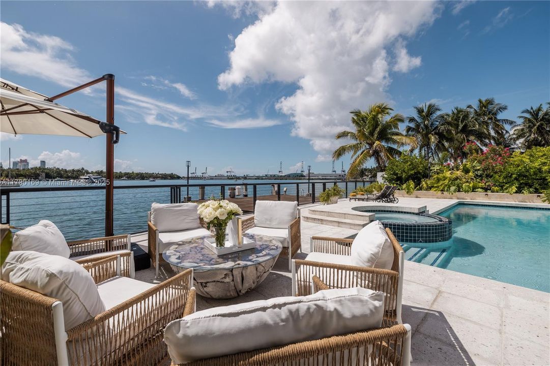 For Rent: $50,000 (6 beds, 4 baths, 4239 Square Feet)