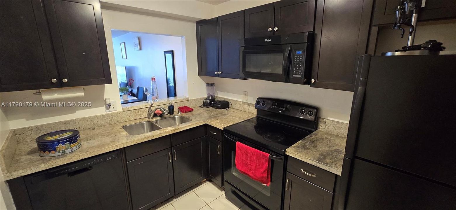 Vendido Recientemente: $178,000 (1 camas, 1 baños, 880 Pies cuadrados)