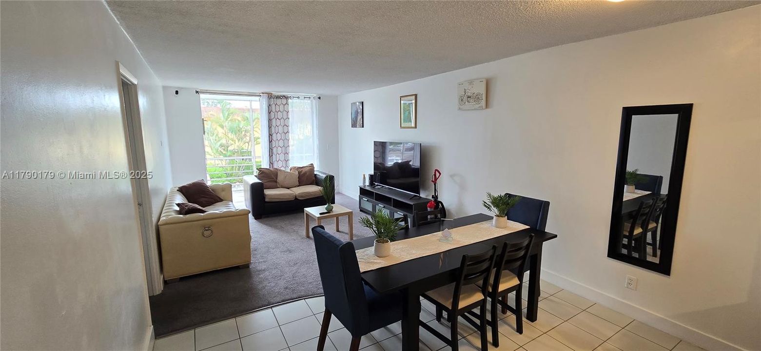 Vendido Recientemente: $178,000 (1 camas, 1 baños, 880 Pies cuadrados)