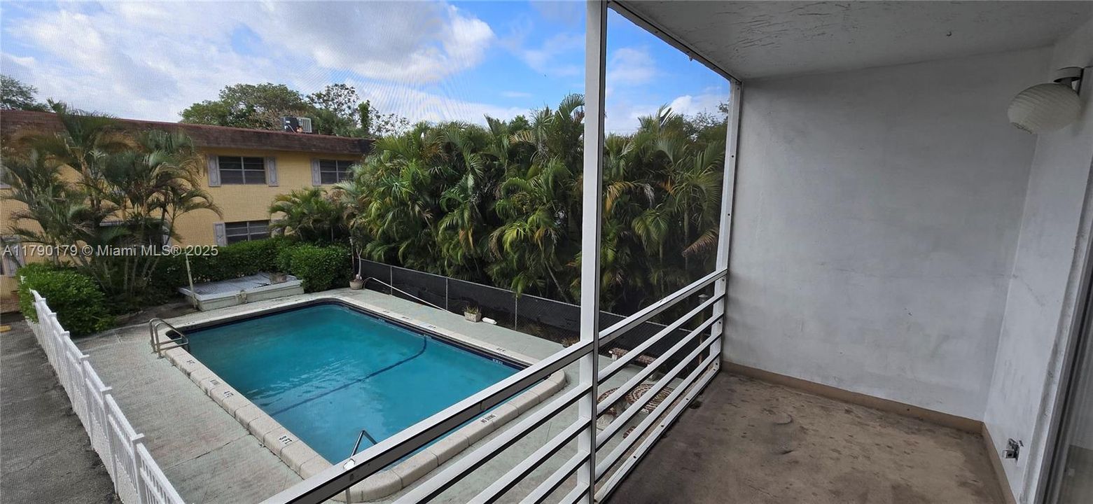Vendido Recientemente: $178,000 (1 camas, 1 baños, 880 Pies cuadrados)