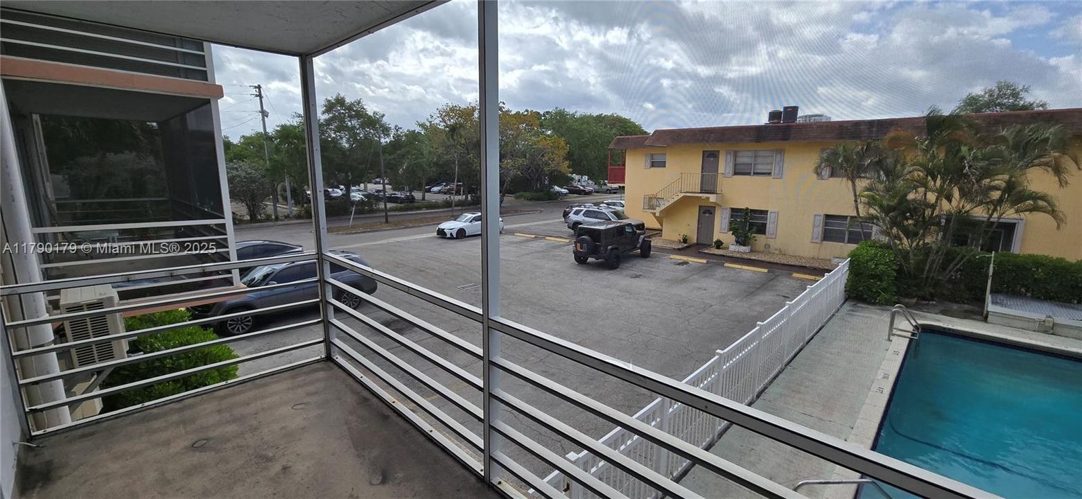 Vendido Recientemente: $178,000 (1 camas, 1 baños, 880 Pies cuadrados)