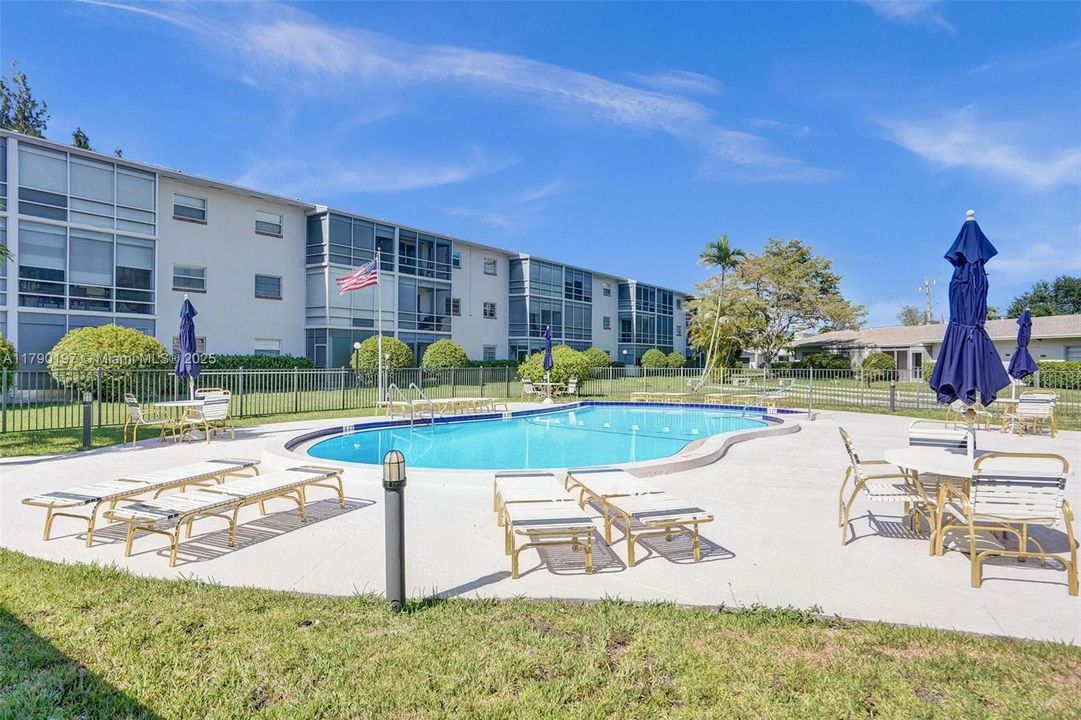 Recently Sold: $150,000 (1 beds, 1 baths, 720 Square Feet)