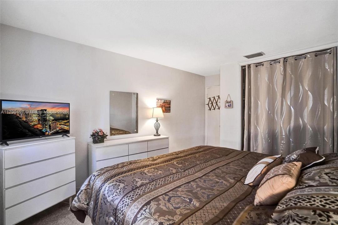 Recently Sold: $150,000 (1 beds, 1 baths, 720 Square Feet)