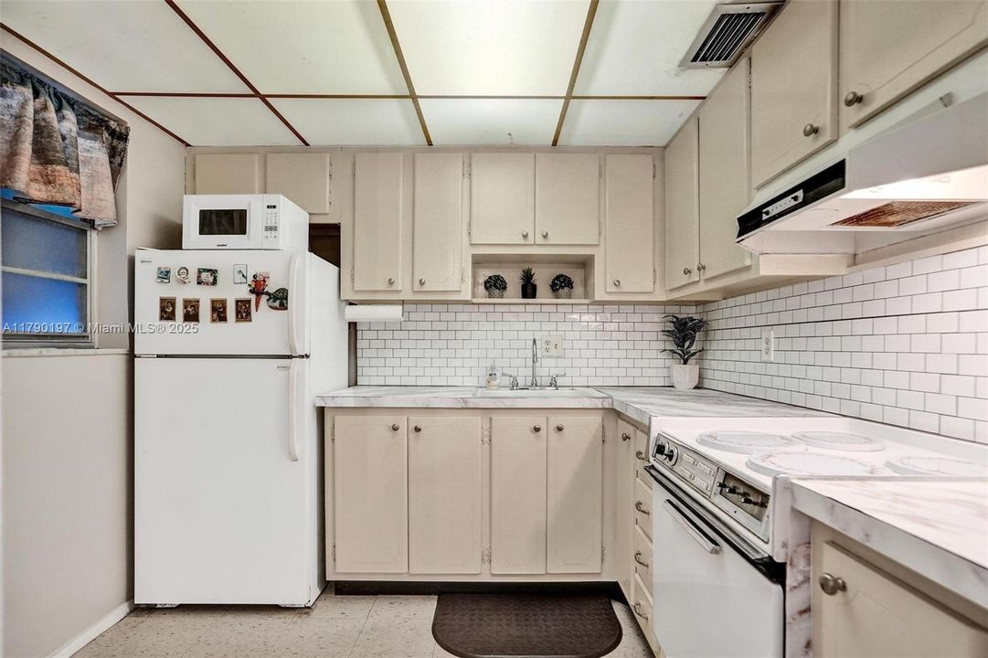 Recently Sold: $150,000 (1 beds, 1 baths, 720 Square Feet)