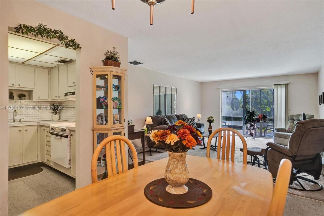 Recently Sold: $150,000 (1 beds, 1 baths, 720 Square Feet)