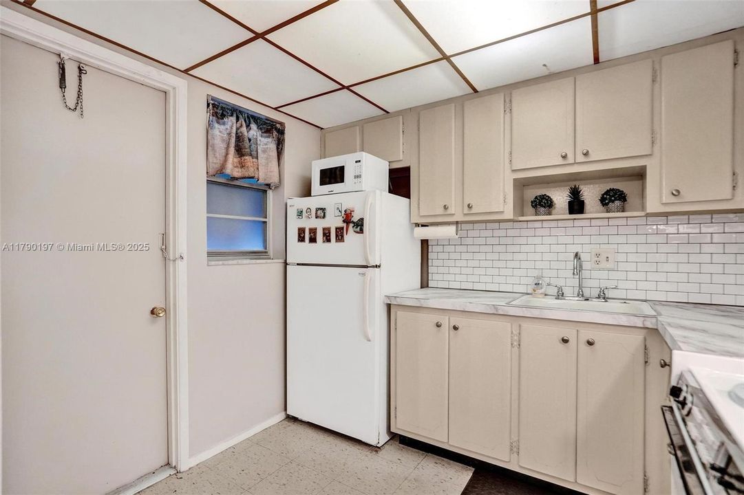 Recently Sold: $150,000 (1 beds, 1 baths, 720 Square Feet)