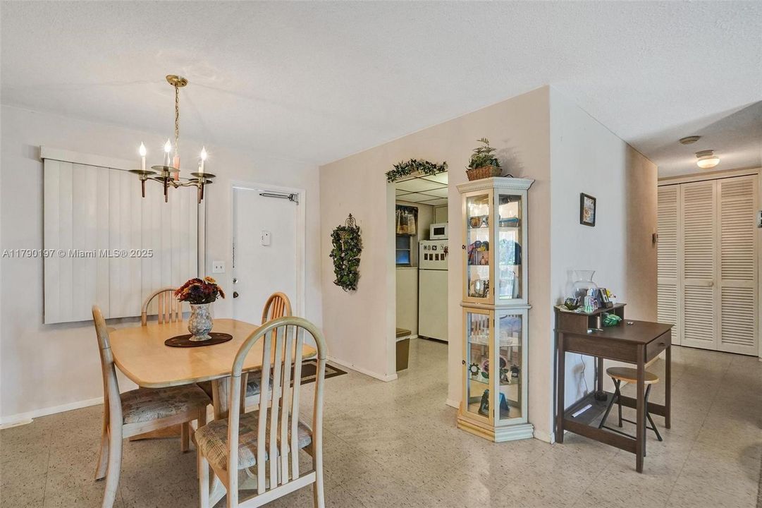 Recently Sold: $150,000 (1 beds, 1 baths, 720 Square Feet)