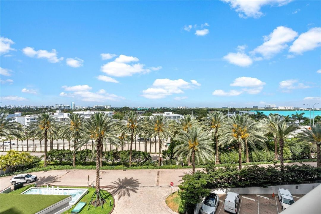 待售: $720,000 (1 贝兹, 1 浴室, 896 平方英尺)