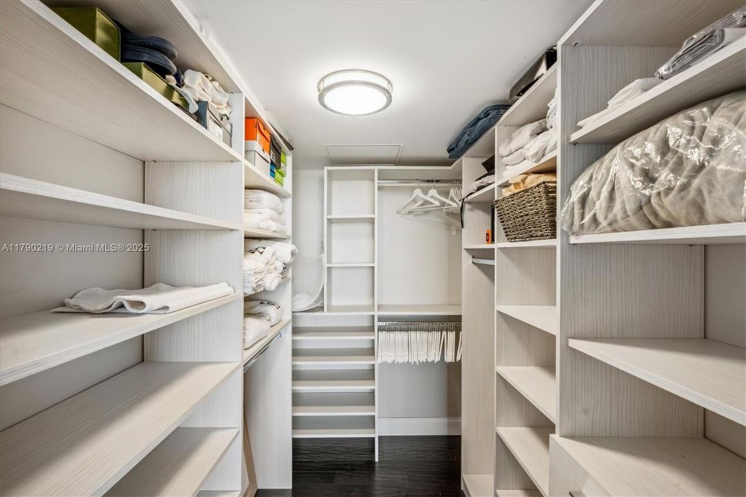 待售: $720,000 (1 贝兹, 1 浴室, 896 平方英尺)