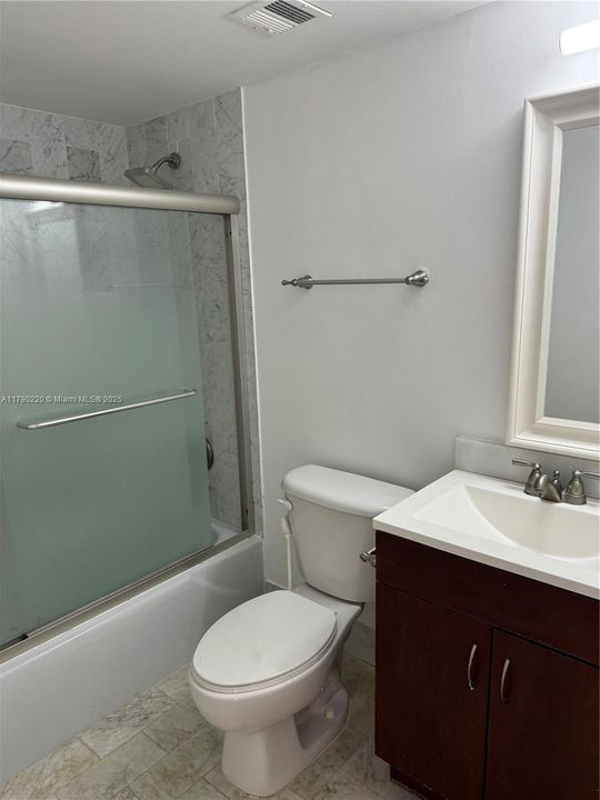 For Sale: $360,000 (1 beds, 1 baths, 700 Square Feet)