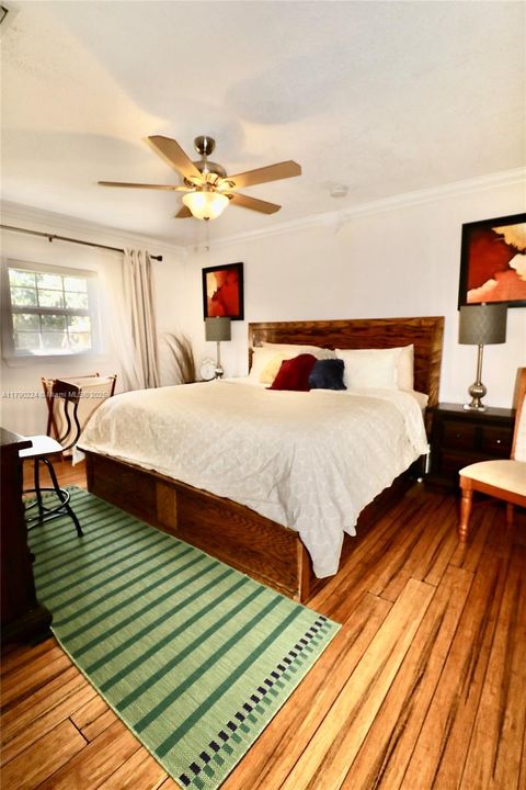 Vendido Recientemente: $1,850,000 (4 camas, 5 baños, 3253 Pies cuadrados)