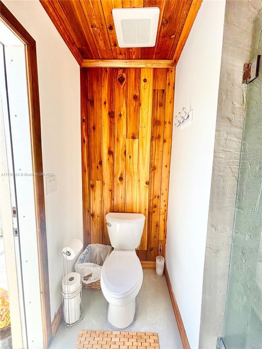 Vendido Recientemente: $1,850,000 (4 camas, 5 baños, 3253 Pies cuadrados)