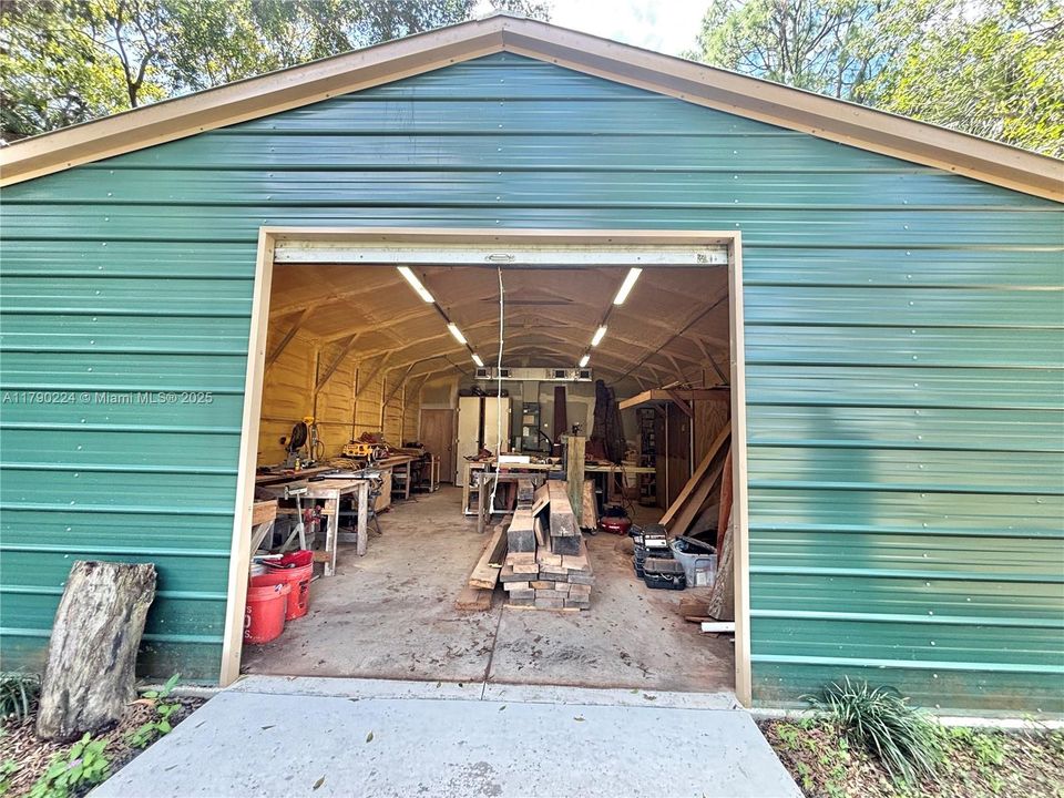 Vendido Recientemente: $1,850,000 (4 camas, 5 baños, 3253 Pies cuadrados)