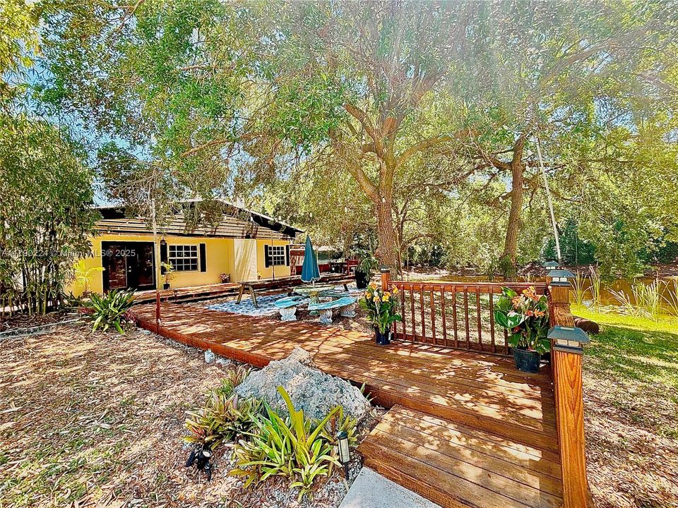 Vendido Recientemente: $1,850,000 (4 camas, 5 baños, 3253 Pies cuadrados)