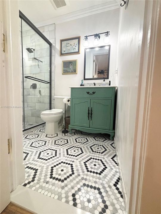 Vendido Recientemente: $1,850,000 (4 camas, 5 baños, 3253 Pies cuadrados)