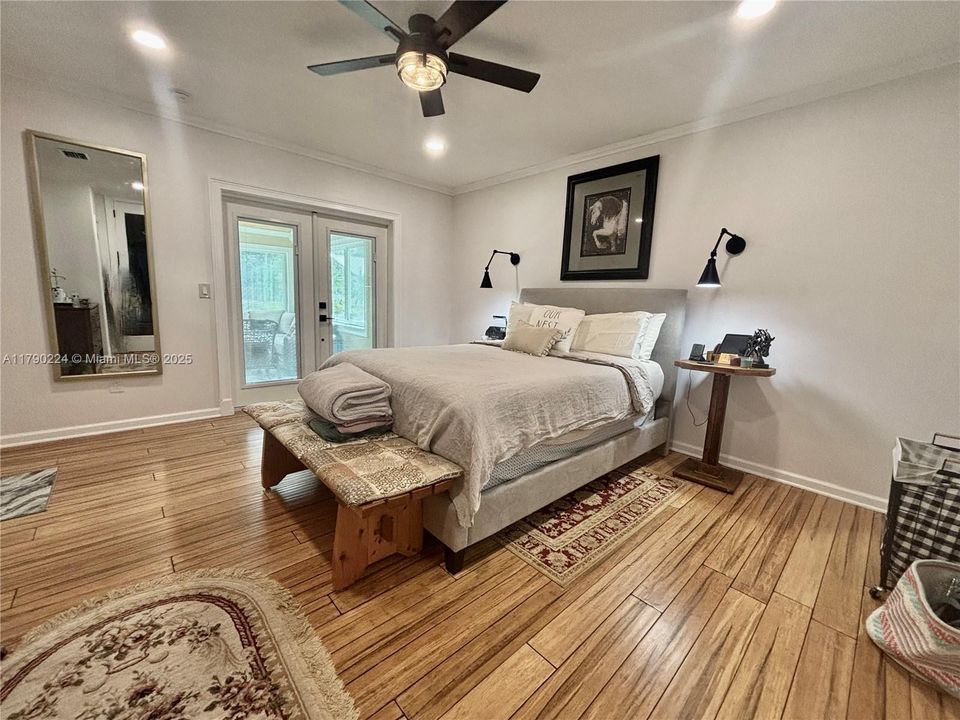 Vendido Recientemente: $1,850,000 (4 camas, 5 baños, 3253 Pies cuadrados)