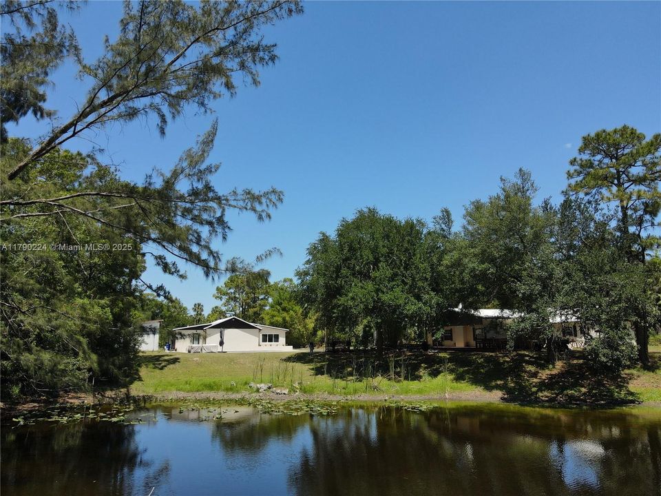 Vendido Recientemente: $1,850,000 (4 camas, 5 baños, 3253 Pies cuadrados)