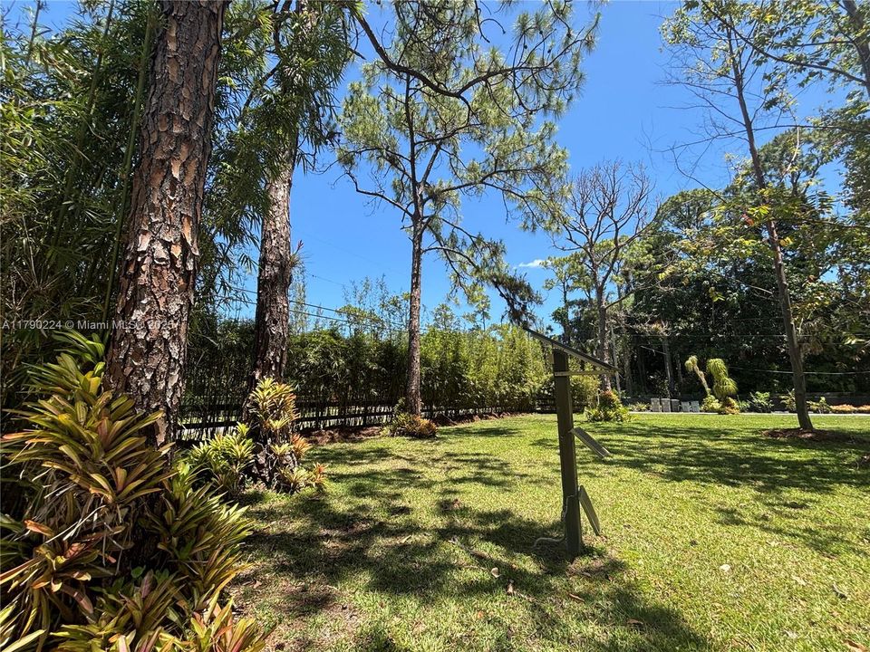 Vendido Recientemente: $1,850,000 (4 camas, 5 baños, 3253 Pies cuadrados)