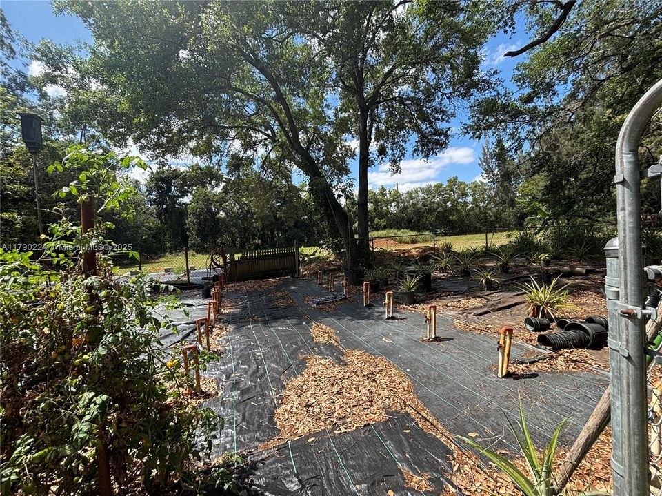 Vendido Recientemente: $1,850,000 (4 camas, 5 baños, 3253 Pies cuadrados)