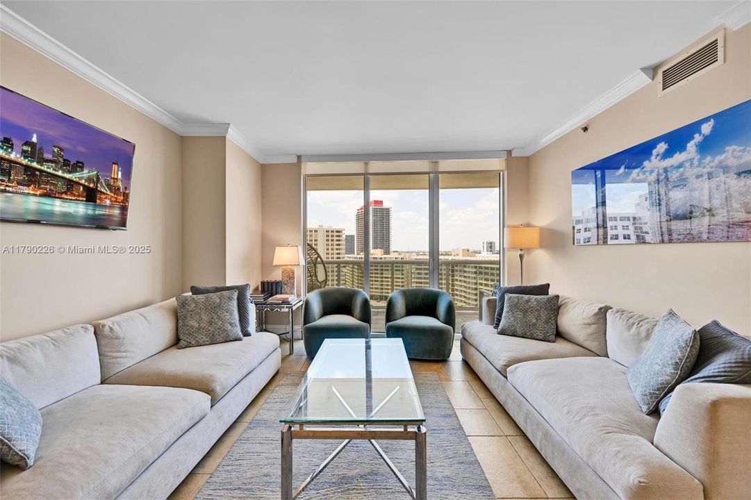 Vendido Recientemente: $990,000 (3 camas, 3 baños, 1571 Pies cuadrados)