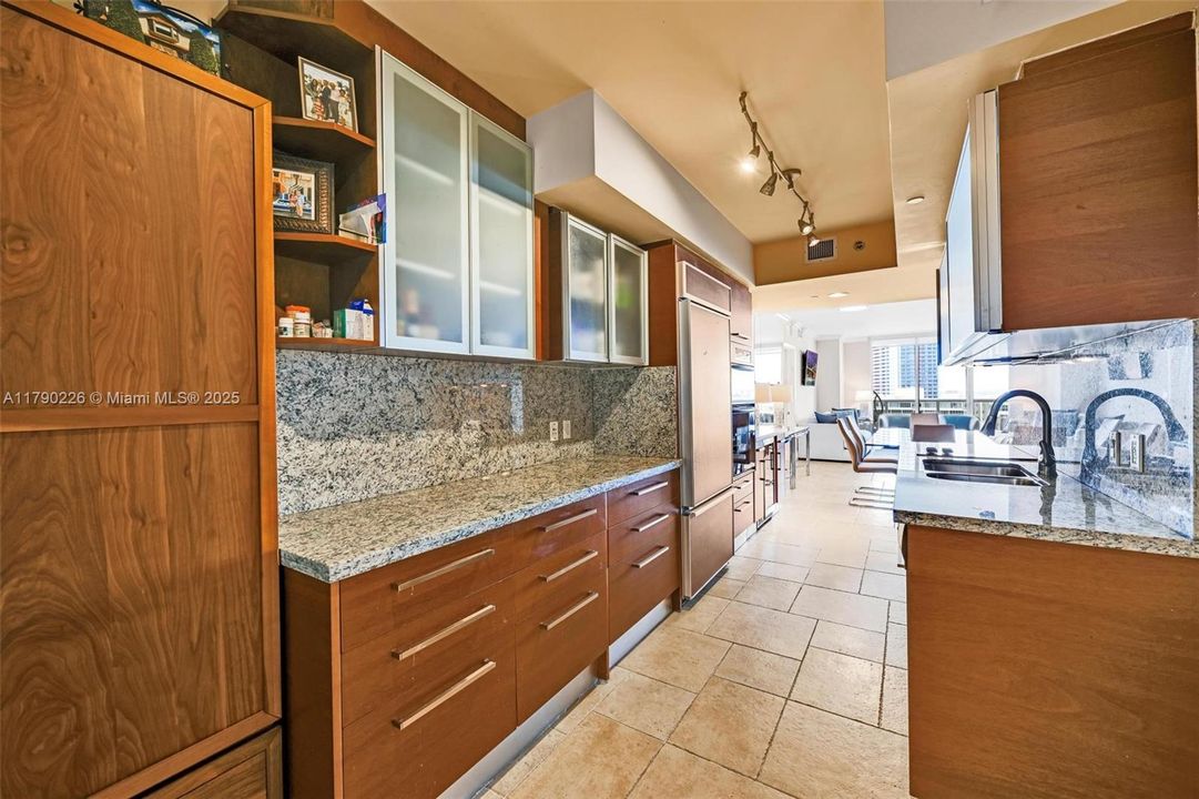 Vendido Recientemente: $990,000 (3 camas, 3 baños, 1571 Pies cuadrados)