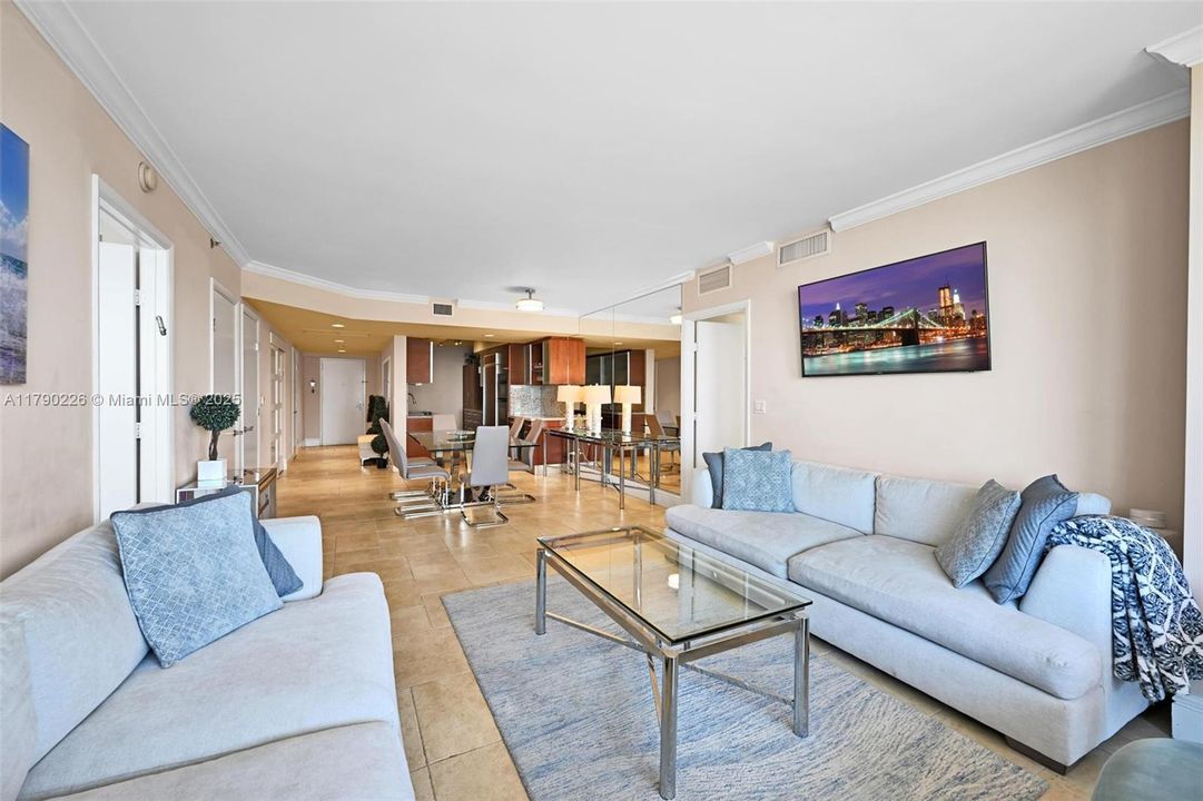 Vendido Recientemente: $990,000 (3 camas, 3 baños, 1571 Pies cuadrados)