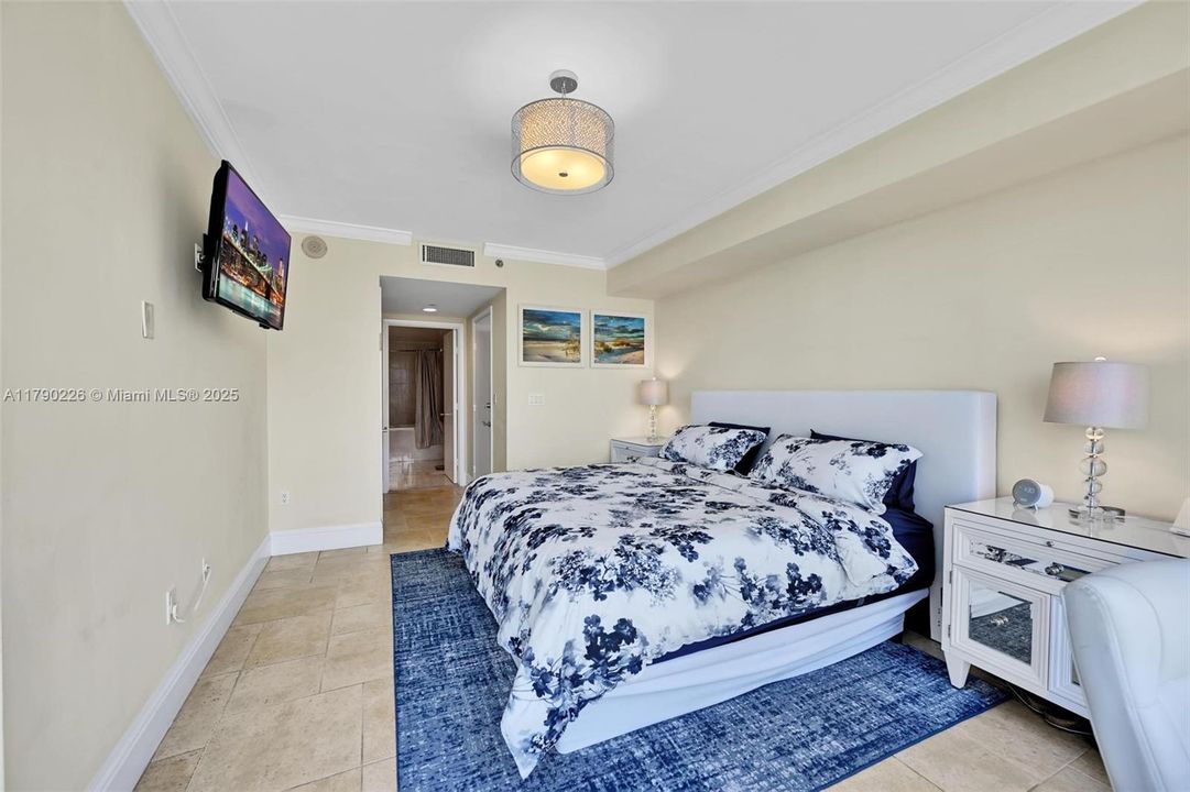 Vendido Recientemente: $990,000 (3 camas, 3 baños, 1571 Pies cuadrados)