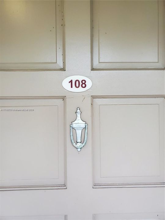 For Sale: $140,000 (1 beds, 1 baths, 900 Square Feet)