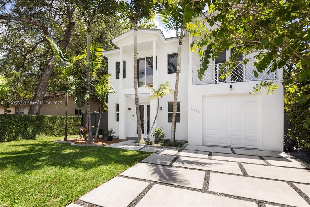 Vendido Recientemente: $1,699,000 (3 camas, 2 baños, 1985 Pies cuadrados)