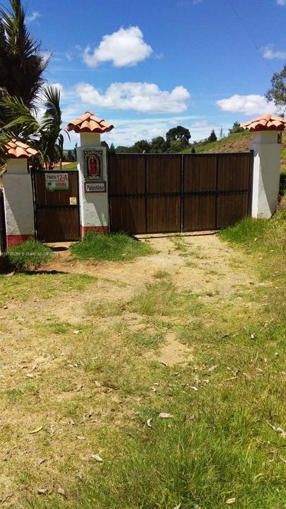 For Sale: $1,840,000 (18.19 acres)