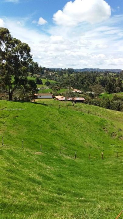 For Sale: $1,840,000 (18.19 acres)