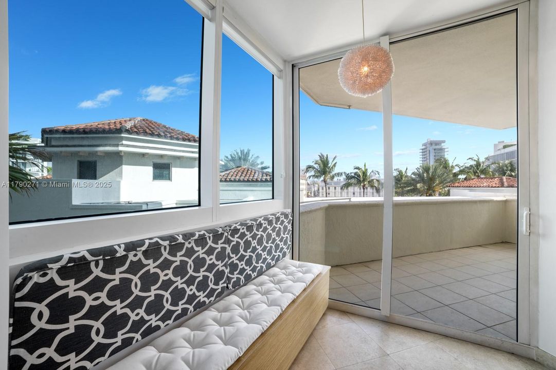 For Sale: $2,150,000 (3 beds, 2 baths, 2340 Square Feet)