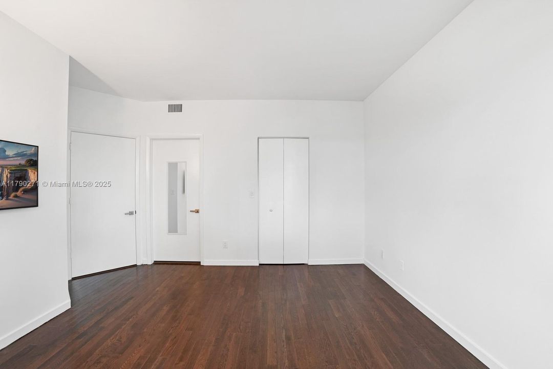 For Sale: $2,150,000 (3 beds, 2 baths, 2340 Square Feet)
