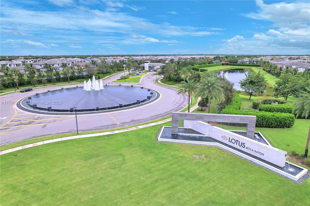 最近售出: $2,975,000 (5 贝兹, 7 浴室, 4484 平方英尺)