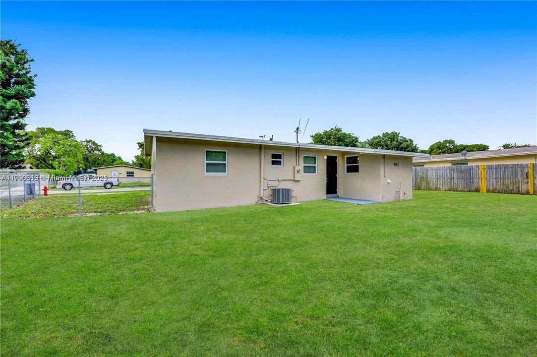 Recently Sold: $319,900 (3 beds, 1 baths, 912 Square Feet)