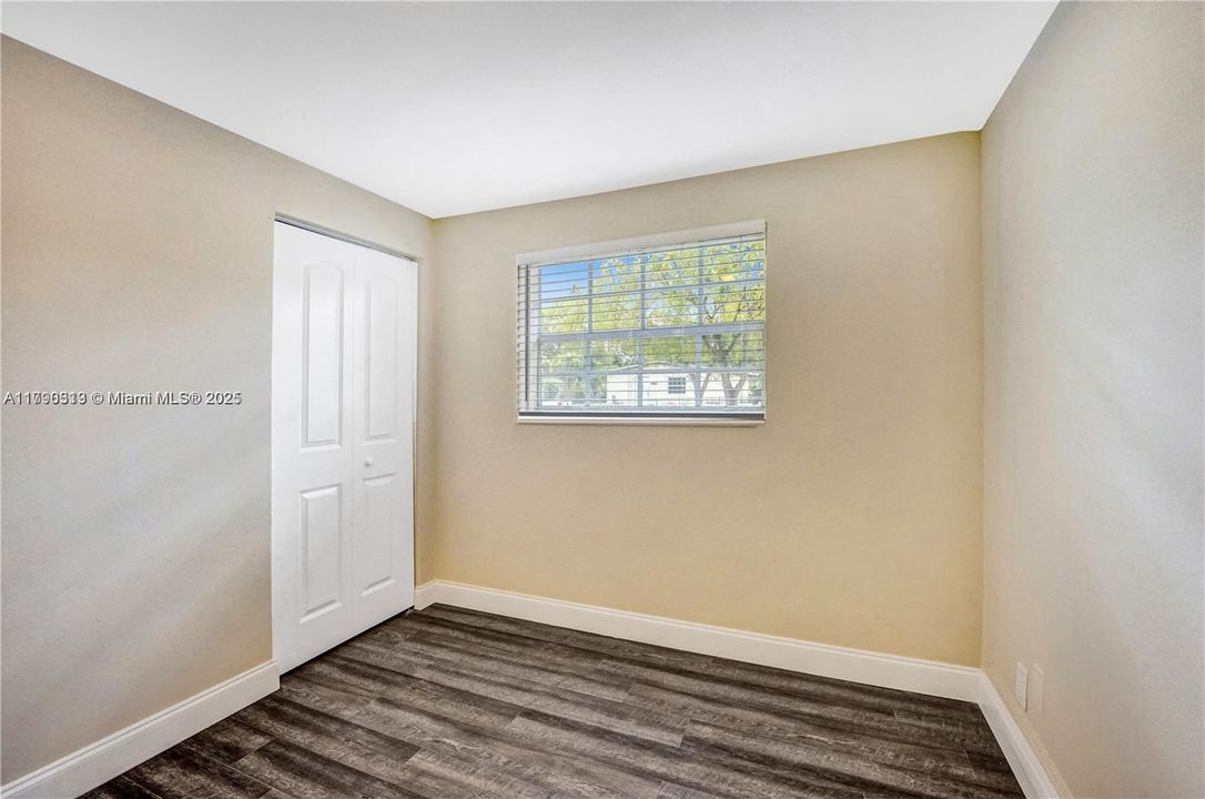 Recently Sold: $319,900 (3 beds, 1 baths, 912 Square Feet)