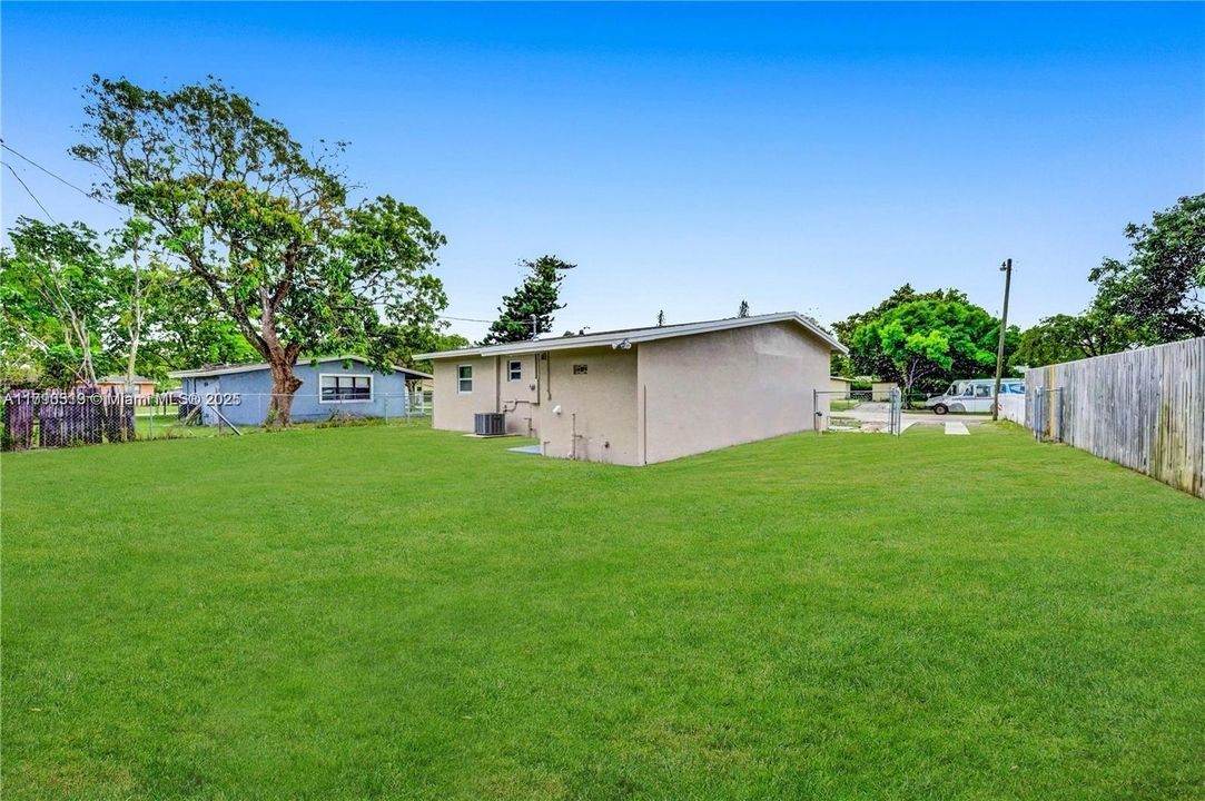 Recently Sold: $319,900 (3 beds, 1 baths, 912 Square Feet)