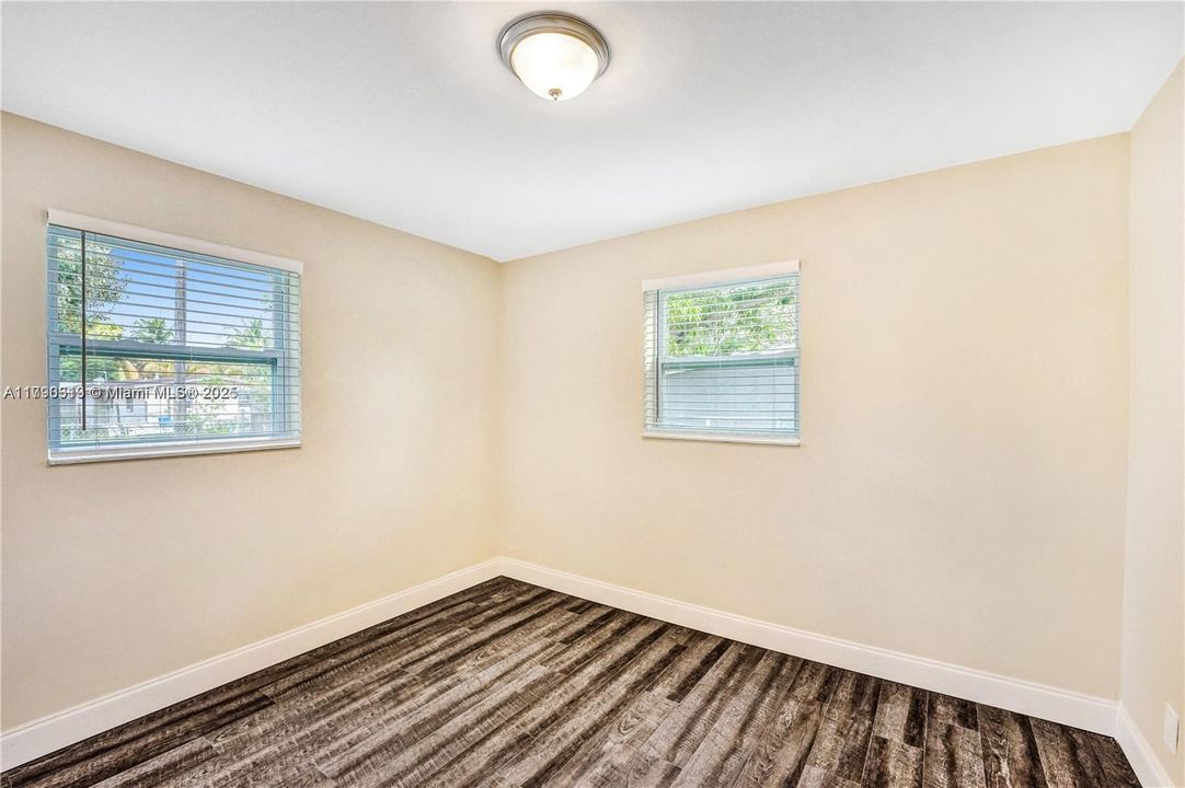 Recently Sold: $319,900 (3 beds, 1 baths, 912 Square Feet)