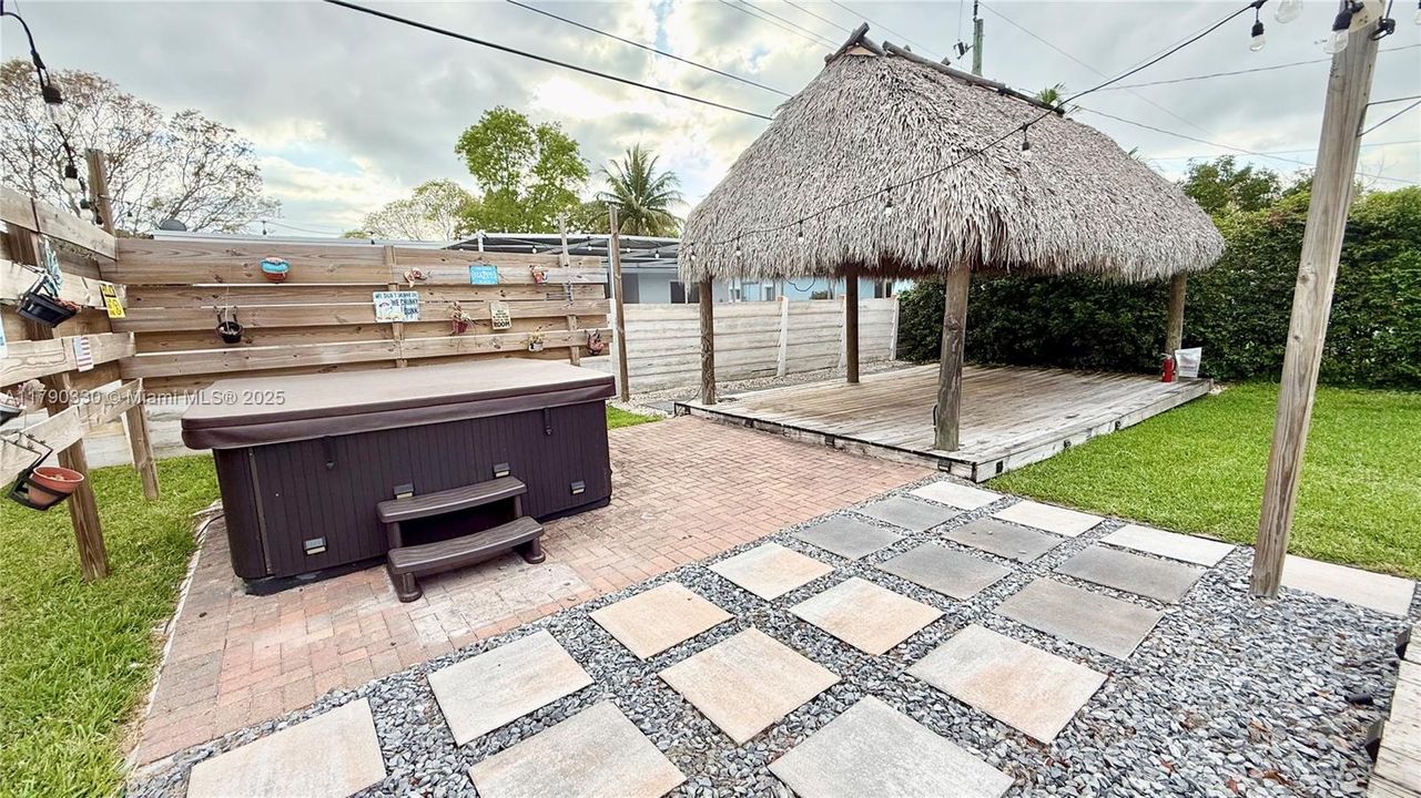 Activo con contrato: $550,000 (2 camas, 2 baños, 1089 Pies cuadrados)