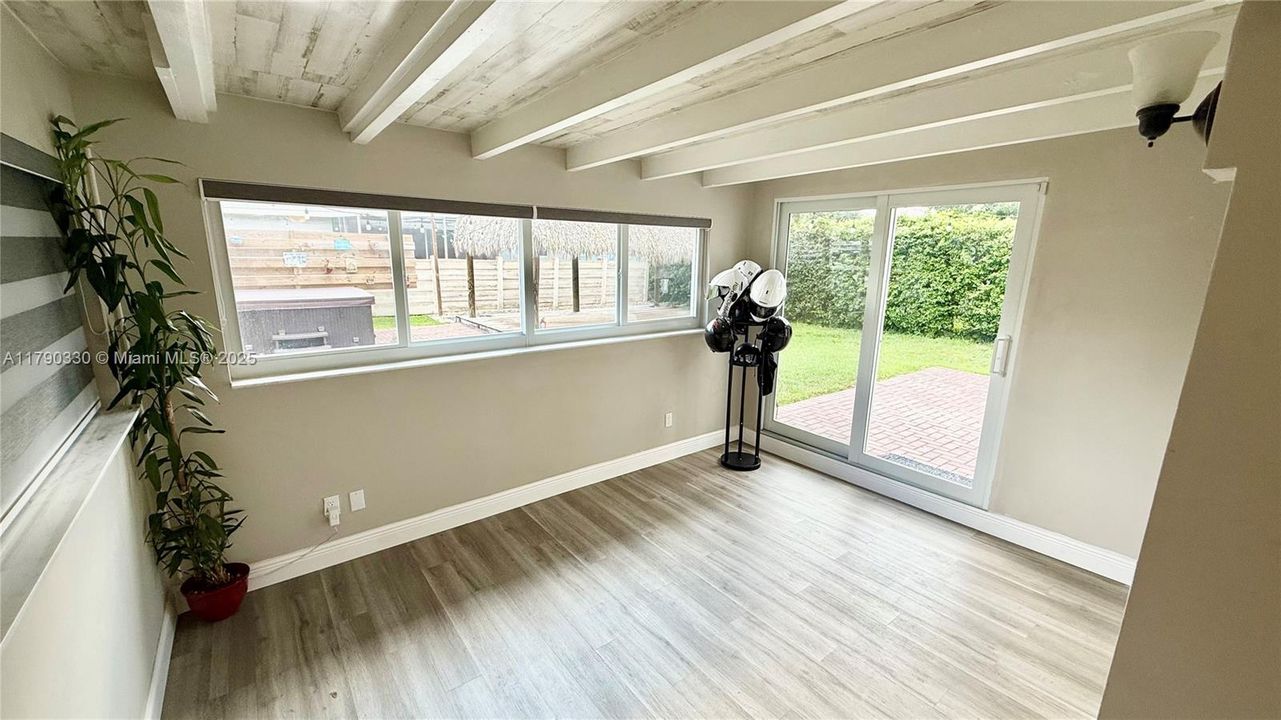 Activo con contrato: $550,000 (2 camas, 2 baños, 1089 Pies cuadrados)