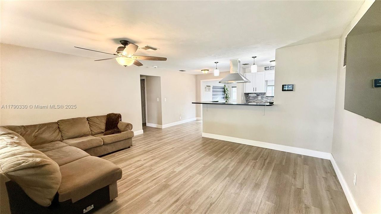 Activo con contrato: $550,000 (2 camas, 2 baños, 1089 Pies cuadrados)