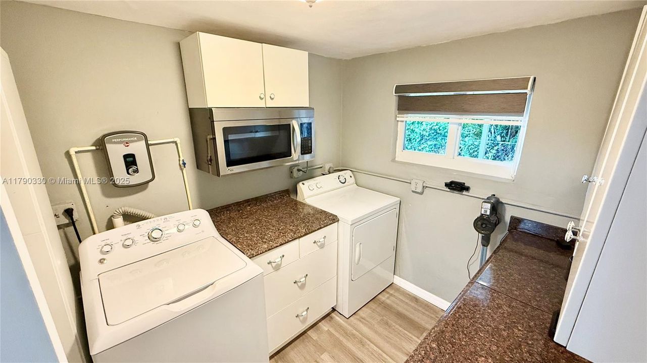 Activo con contrato: $550,000 (2 camas, 2 baños, 1089 Pies cuadrados)